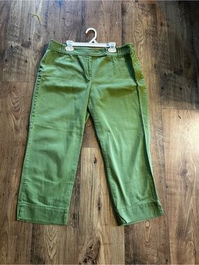 LOFT Olive Green Cropped Capris
